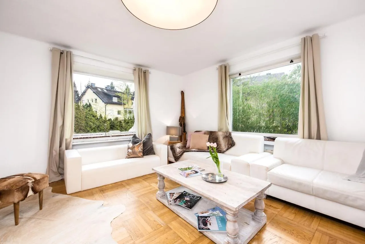 Townhouse Riva, Prime Location In The City Of Salzburg, 1000M2 Backyard Villa Austria