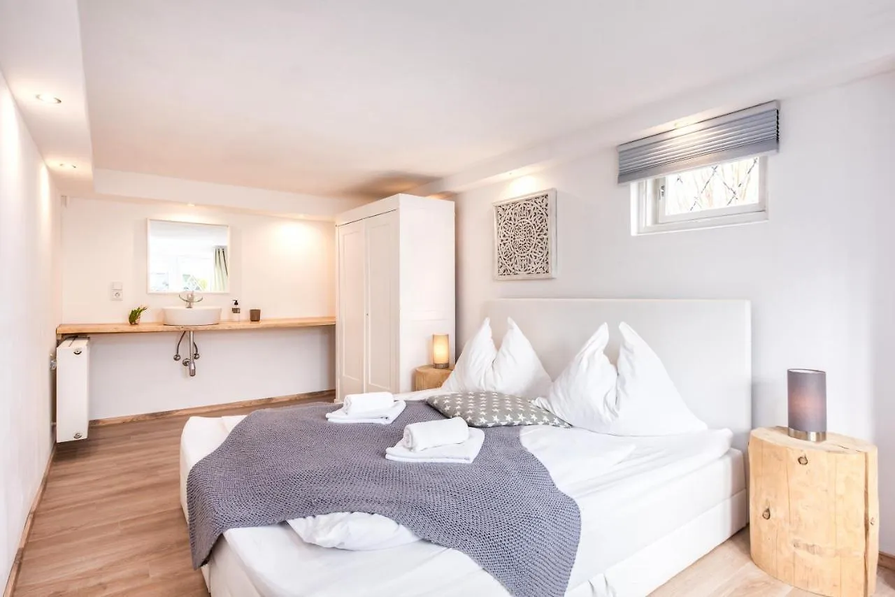 Townhouse Riva, Prime Location In The City Of Salzburg, 1000M2 Backyard Villa  Salzburg