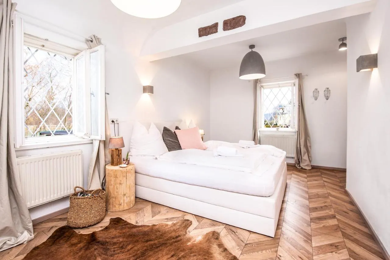 Townhouse Riva, Prime Location In The City Of Salzburg, 1000M2 Backyard Villa