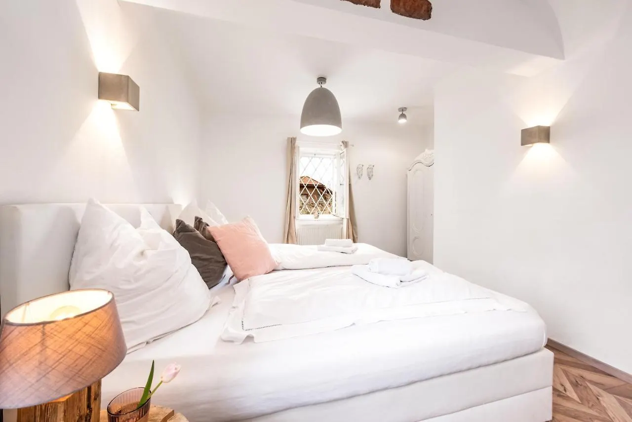 Townhouse Riva, Prime Location In The City Of Salzburg, 1000M2 Backyard Villa 0*, Salzburg