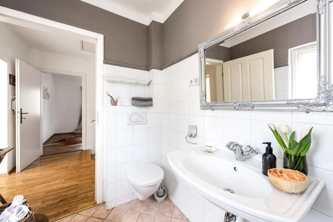 Townhouse Riva, Prime Location In The City Of Salzburg, 1000M2 Backyard Villa  Salzburg