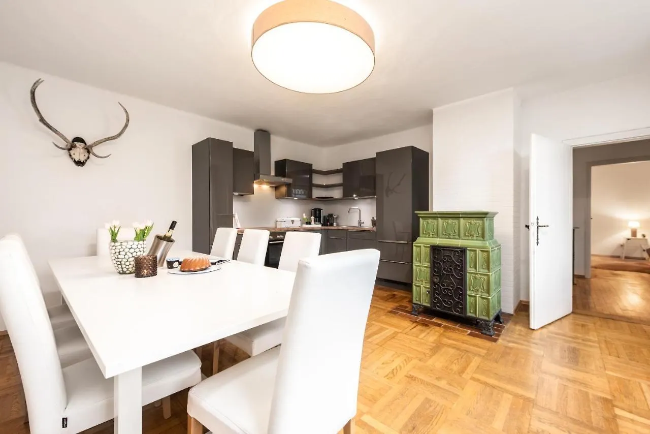 Townhouse Riva, Prime Location In The City Of Salzburg, 1000M2 Backyard Villa Austria